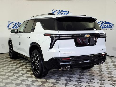 New 2026 Chevrolet Traverse High Country FWD image 2
