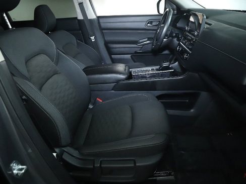 Certified 2025 Nissan Pathfinder SV FWD image 36