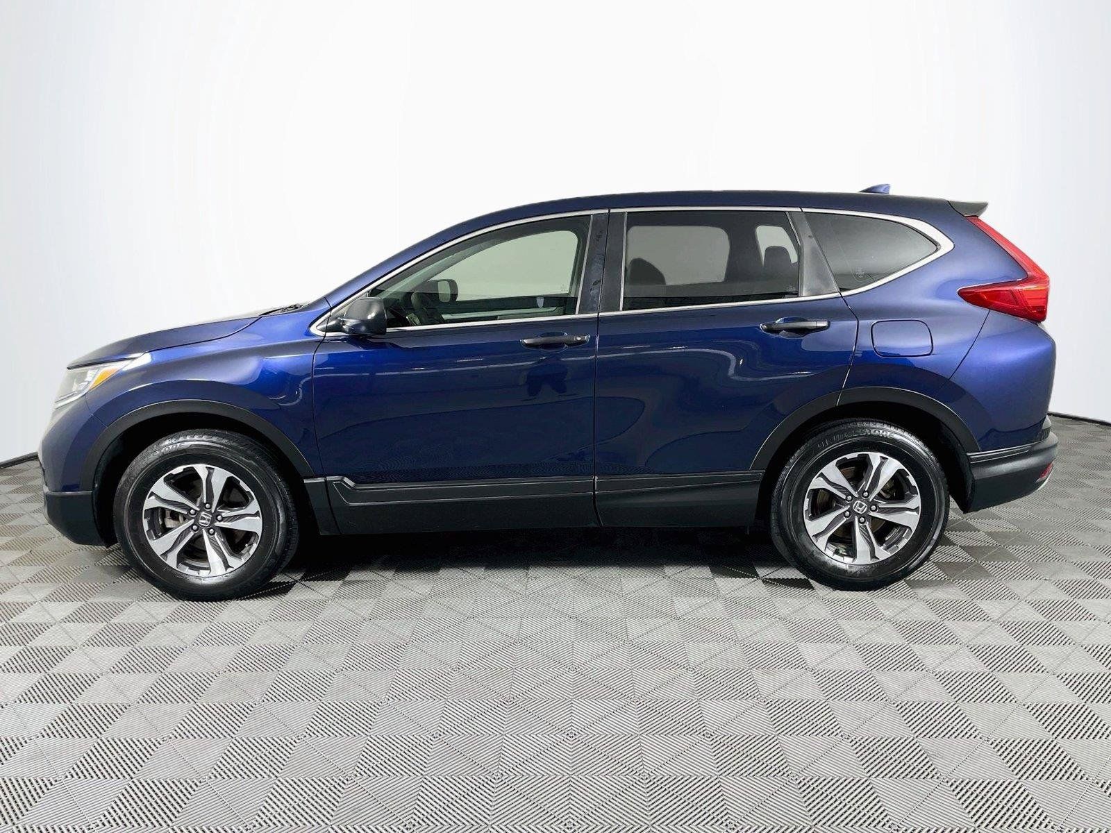 Used 2017 Honda CR-V LX image 4