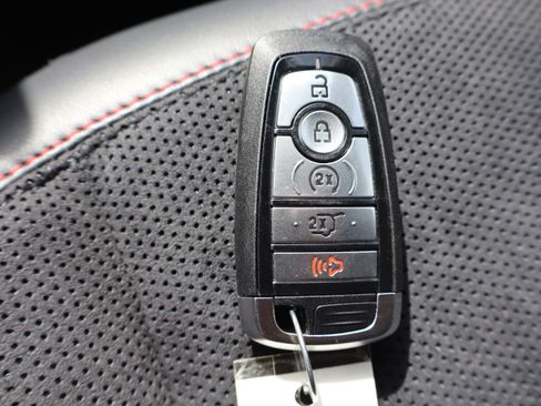 Used 2025 Ford Explorer ST AWD/4WD image 36