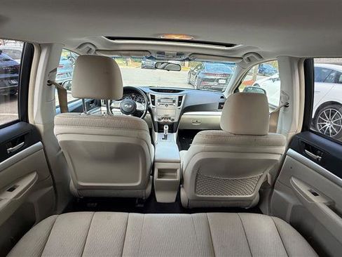 Used 2010 Subaru Outback 2.5i Premium image 29