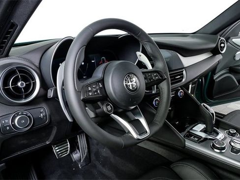 New 2025 Alfa Romeo Giulia image 7
