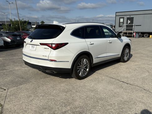 Used 2022 Acura MDX SH-AWD w/ Advance Package image 4