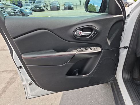 Used 2021 Jeep Cherokee Trailhawk w/ Premium Leather Package AWD/4WD image 14