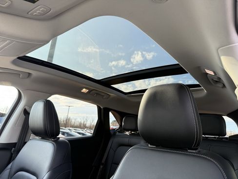 Used 2022 Ford Escape Titanium w/ Class II Trailer Tow Package image 23