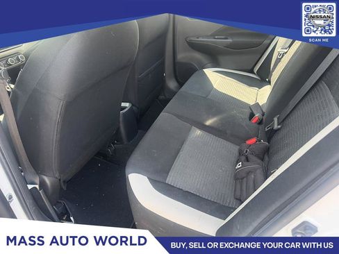 Used 2022 Nissan Versa SV FWD image 6