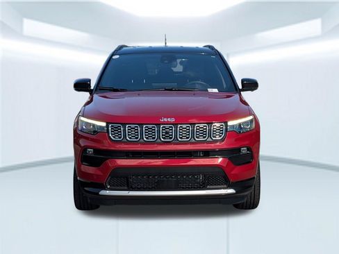Used 2025 Jeep Compass Limited w/ Elite Group AWD/4WD image 11