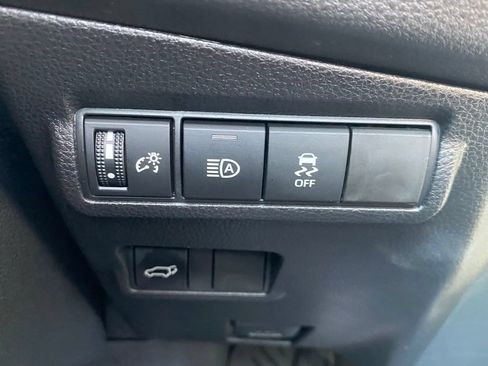 Used 2026 Toyota Corolla Cross XLE w/ Convenience Package FWD image 27