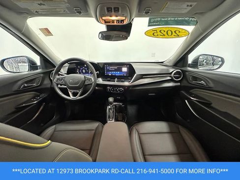 Used 2025 Chevrolet Trax ACTIV w/ Sunroof Package FWD image 21