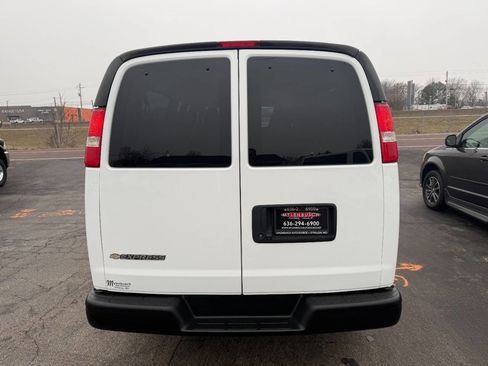 Used 2019 Chevrolet Express 3500 LS image 6