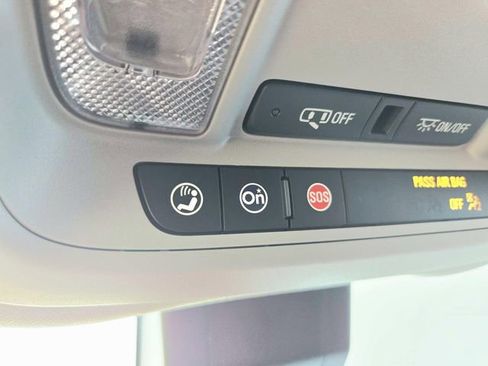 Used 2024 Chevrolet Equinox LT w/ LPO, Floor Liner Package image 29