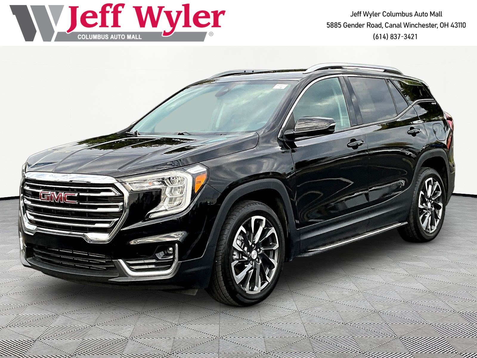 Used 2022 GMC Terrain SLT w/ LPO, 'HIT The Road' Package FWD image 1