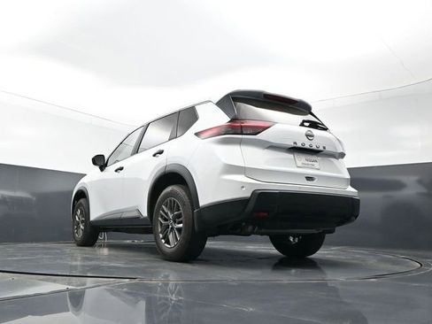 Certified 2025 Nissan Rogue S FWD image 22