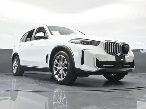 Used 2025 BMW X5 xDrive50e AWD/4WD image 66