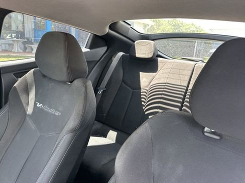 Used 2014 Hyundai Veloster FWD image 13