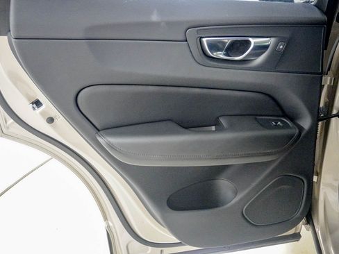 Used 2025 Volvo XC60 B5 Plus image 35