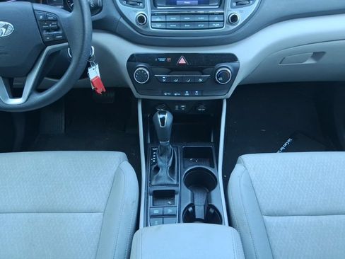 Used 2017 Hyundai Tucson SE w/ SE Popular Package 02 AWD/4WD image 29