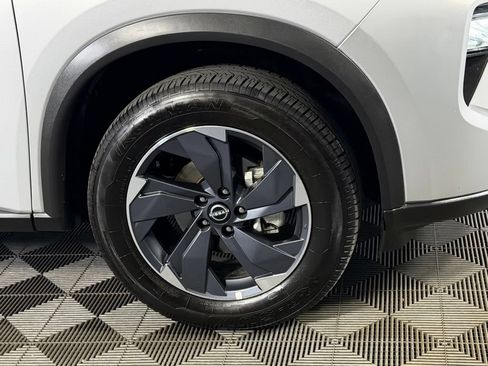 Used 2025 Nissan Rogue SV FWD image 13
