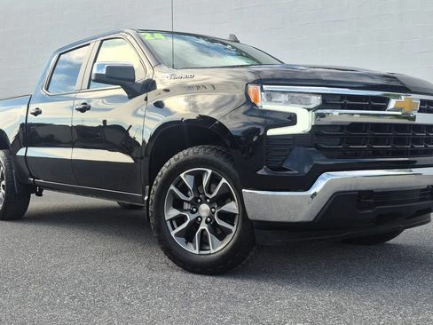 Used 2024 Chevrolet Silverado 1500 LT AWD/4WD image 21