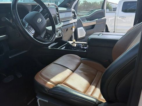 Used 2023 Ford F250 Platinum w/ FX4 Off-Road Package AWD/4WD image 1