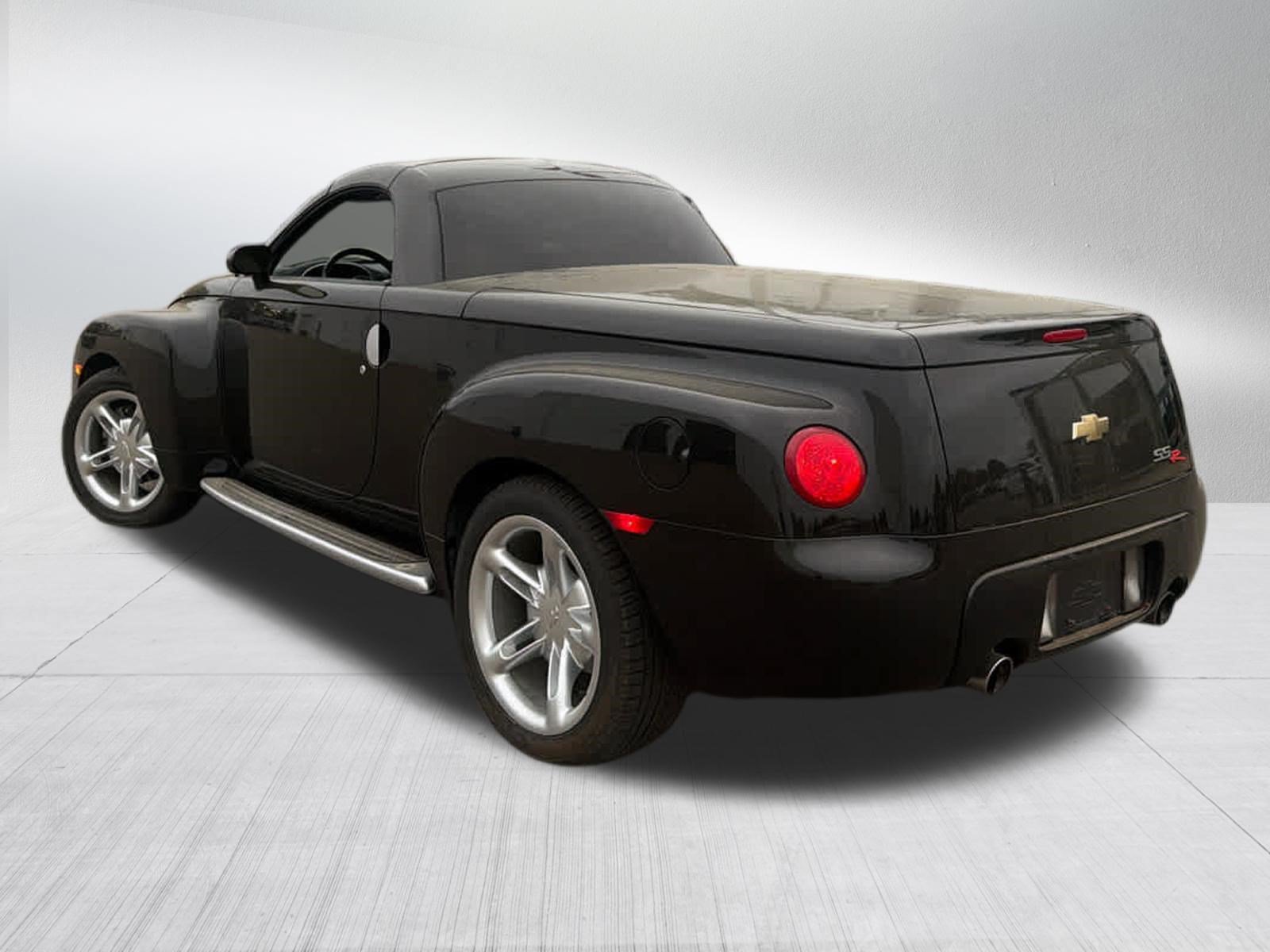 Used 2003 Chevrolet SSR w/ Preferred Equipment Group RWD image 6