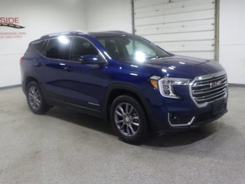 Used 2023 GMC Terrain SLT AWD/4WD image 5
