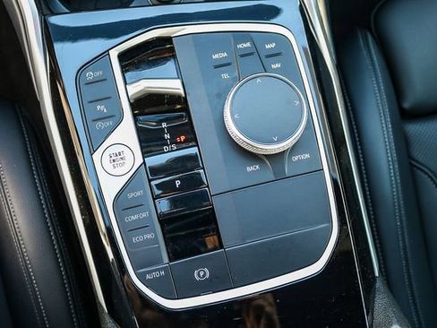 Used 2023 BMW 330i Sedan w/ Convenience Package image 21