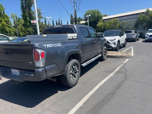 Certified 2022 Toyota Tacoma TRD Off-Road w/ Technology Package AWD/4WD image 10