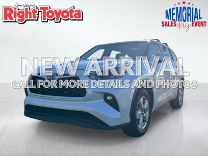 Used 2022 Toyota Highlander LE
