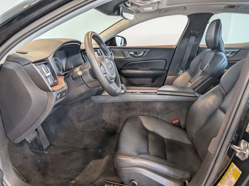 Used 2022 Volvo S60 B5 Inscription image 12
