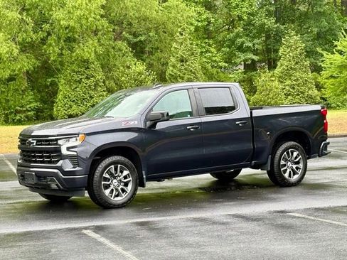 Used 2023 Chevrolet Silverado 1500 RST w/ Z71 Off-Road Package AWD/4WD image 2