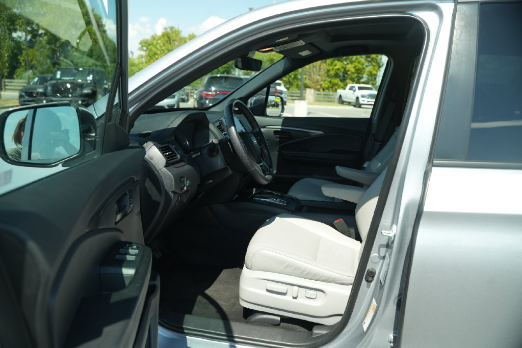 Used 2023 Honda Passport EX-L image 14