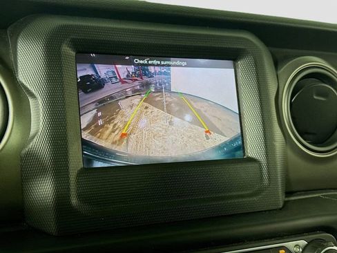 Used 2022 Jeep Wrangler Unlimited Sport image 13