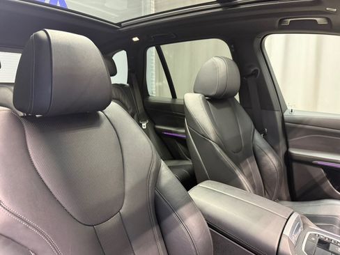 Used 2022 BMW X5 xDrive40i w/ M Sport Package AWD/4WD image 13