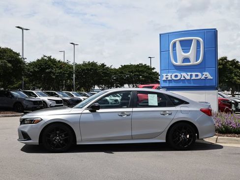 Used 2023 Honda Civic Sport image 4