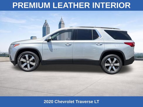 Used 2020 Chevrolet Traverse LT w/ LT Premium Package FWD image 2