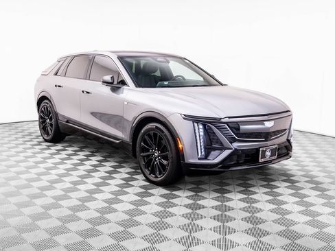 Used 2024 Cadillac Lyriq Sport AWD/4WD image 9