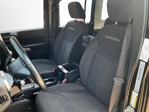 Used 2018 Jeep Wrangler Unlimited Sahara image 19