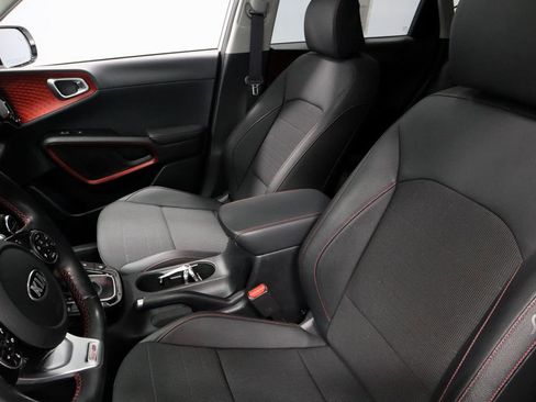Used 2020 Kia Soul GT-Line Turbo image 25