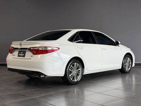 Used 2017 Toyota Camry SE FWD image 5