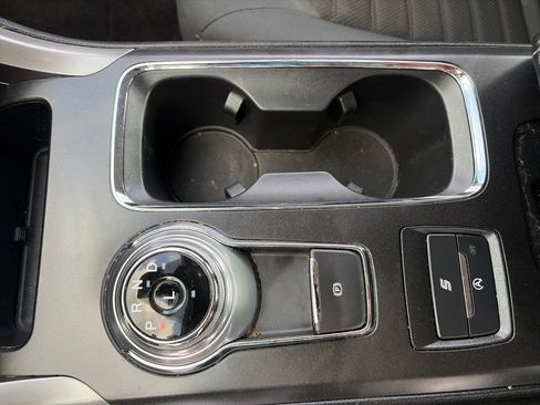 Used 2020 Ford Fusion SE FWD image 23