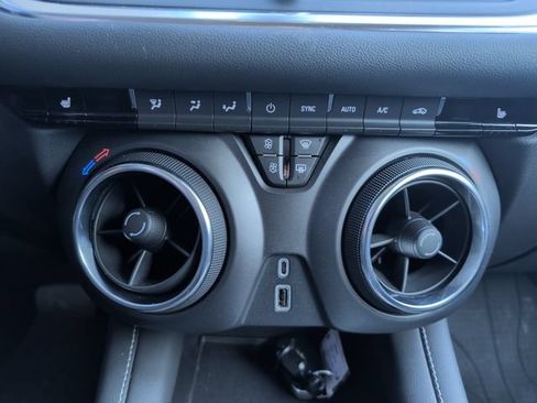 Used 2024 Chevrolet Blazer LT w/ Midnight/Sport Edition FWD image 19