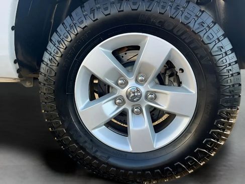 Used 2020 RAM 1500 Classic SLT AWD/4WD image 27