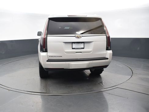 Used 2019 Cadillac Escalade Platinum AWD/4WD image 5