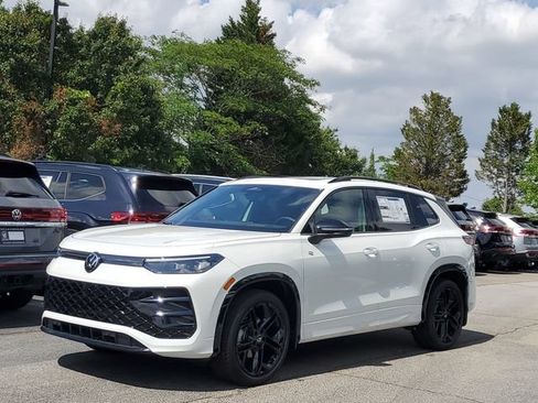 New 2026 Volkswagen Tiguan SE R-Line FWD image 31