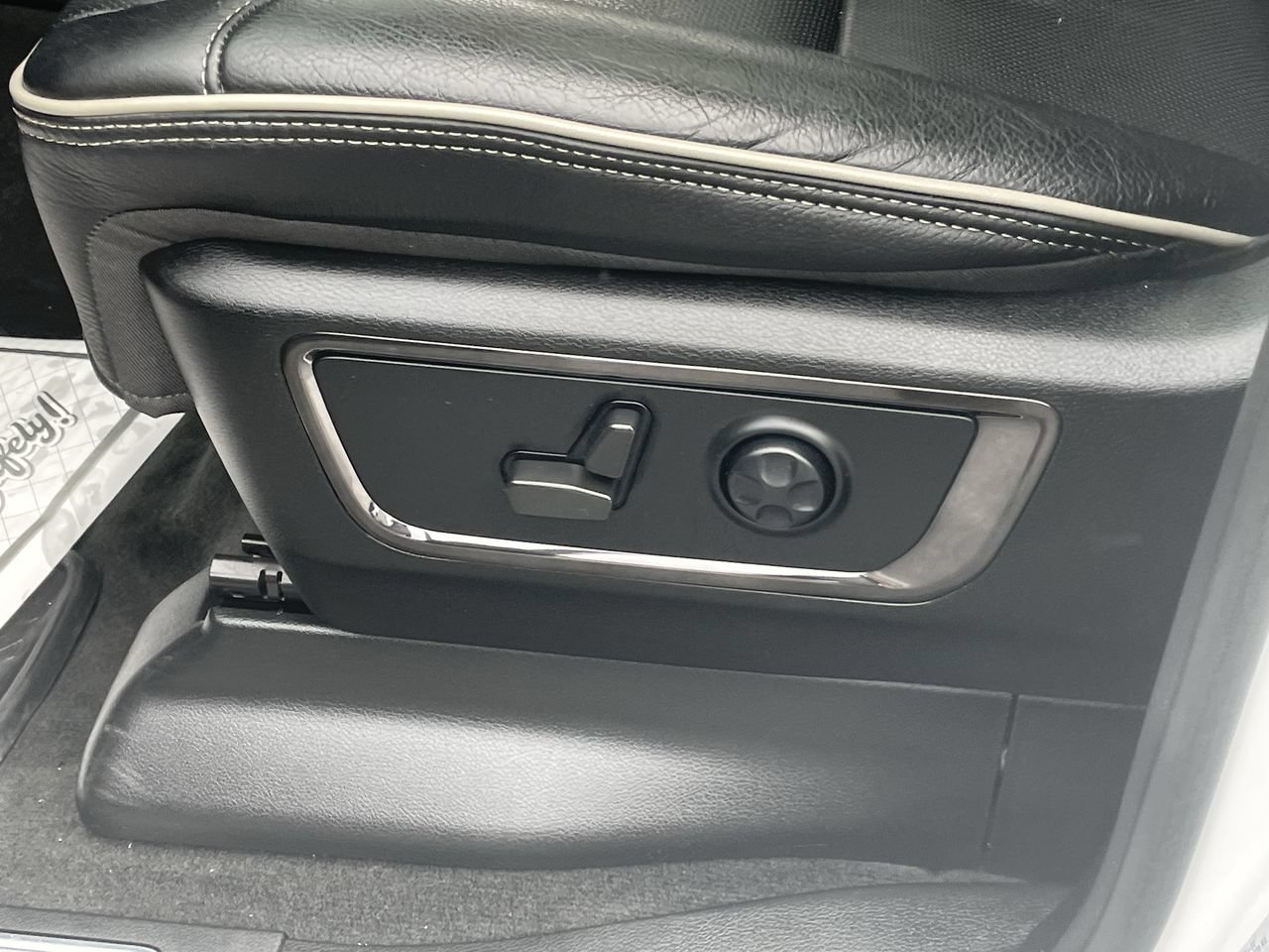 Used 2022 RAM 1500 Limited AWD/4WD image 28