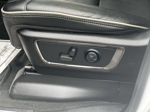 Used 2022 RAM 1500 Limited AWD/4WD image 28