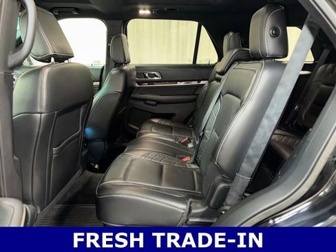 Used 2018 Ford Explorer Platinum image 18
