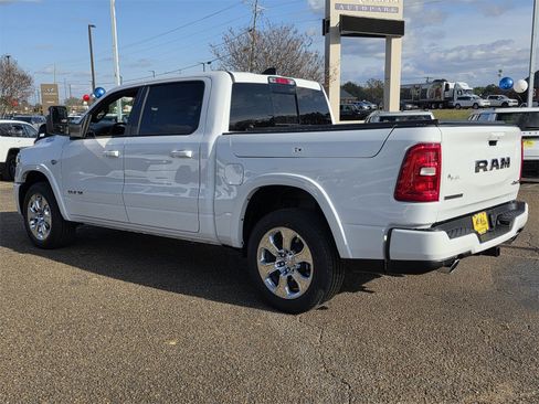 New 2026 RAM 1500 4x4 Crew Cab image 4