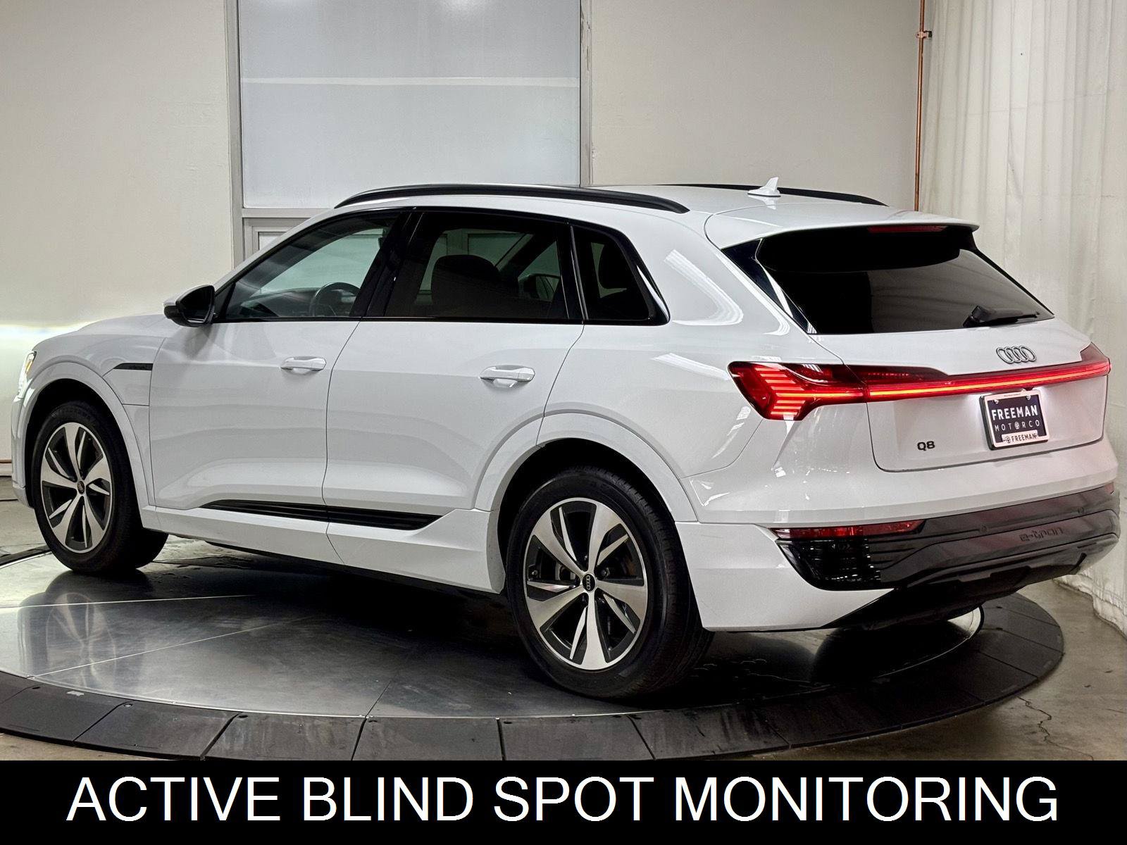 Used 2024 Audi Q8 e-tron Premium AWD/4WD image 7